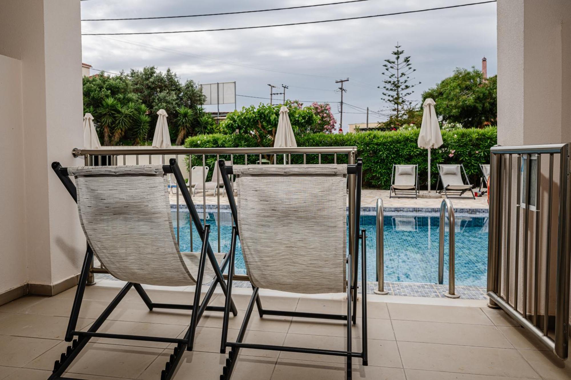 Family Room Direct Access to Shared Pool